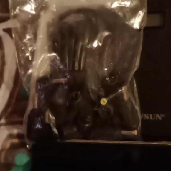 PC Charger - Picture 3 of 6